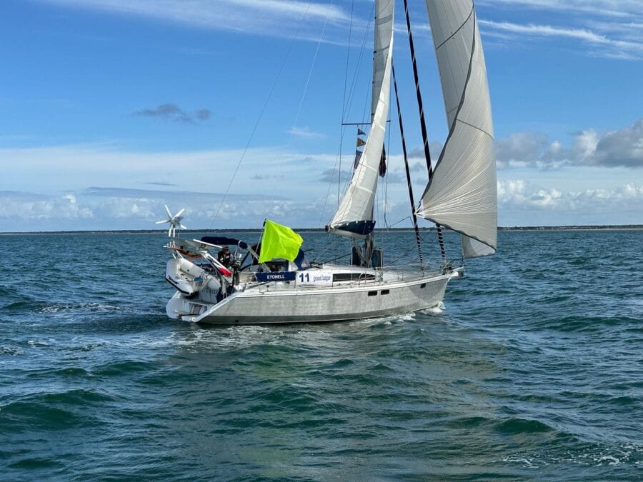 Etonell spyassim vueautre voilier